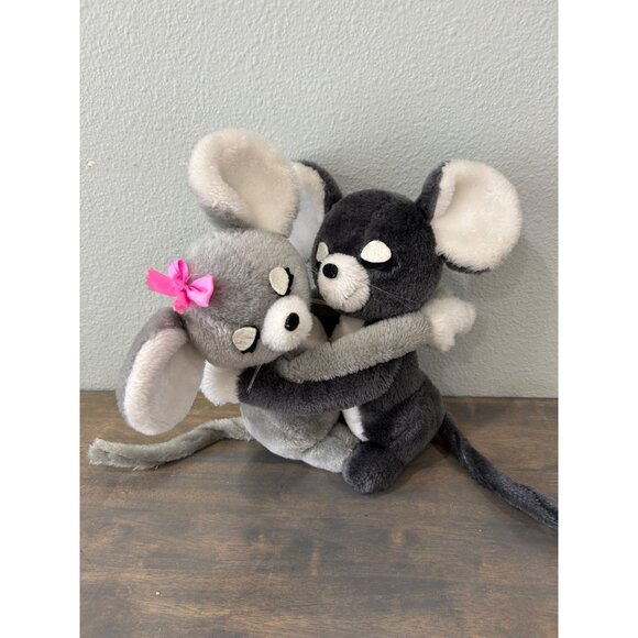 Vintage 1976 Dakin Hugging Mice Plush Toys Stuffed Animals Great Condition - Picture 1 of 9